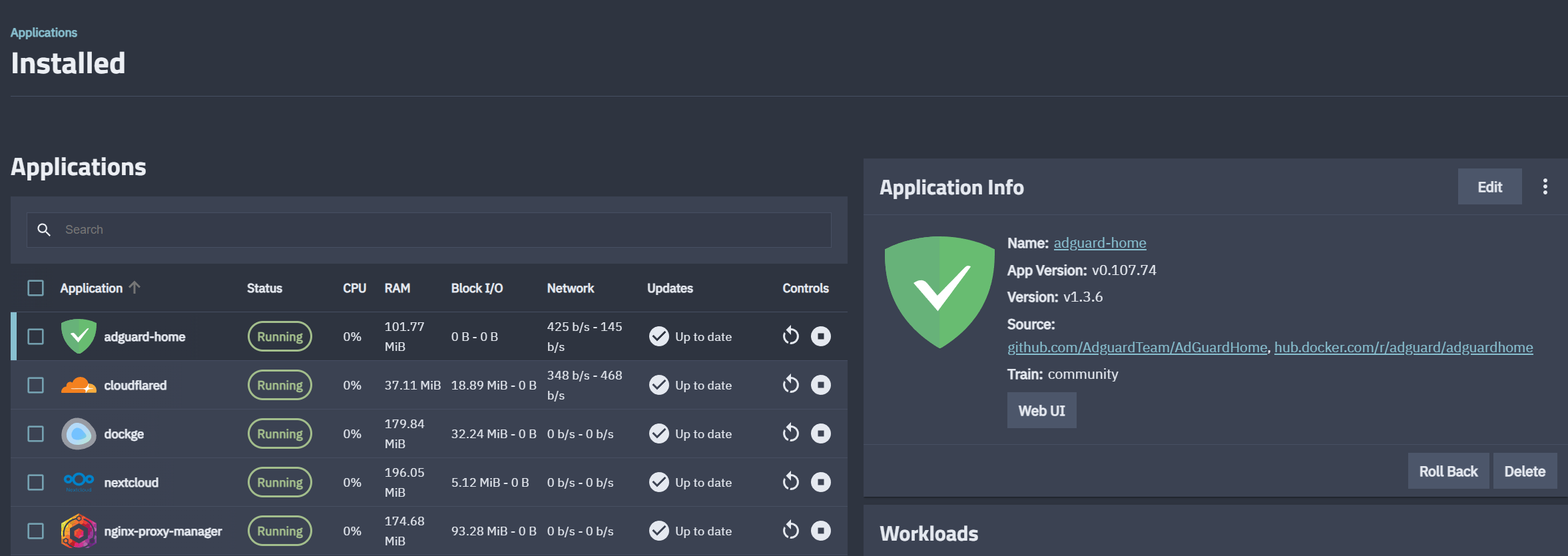 TrueNAS SCALE Apps dashboard displaying deployed containers including Nextcloud